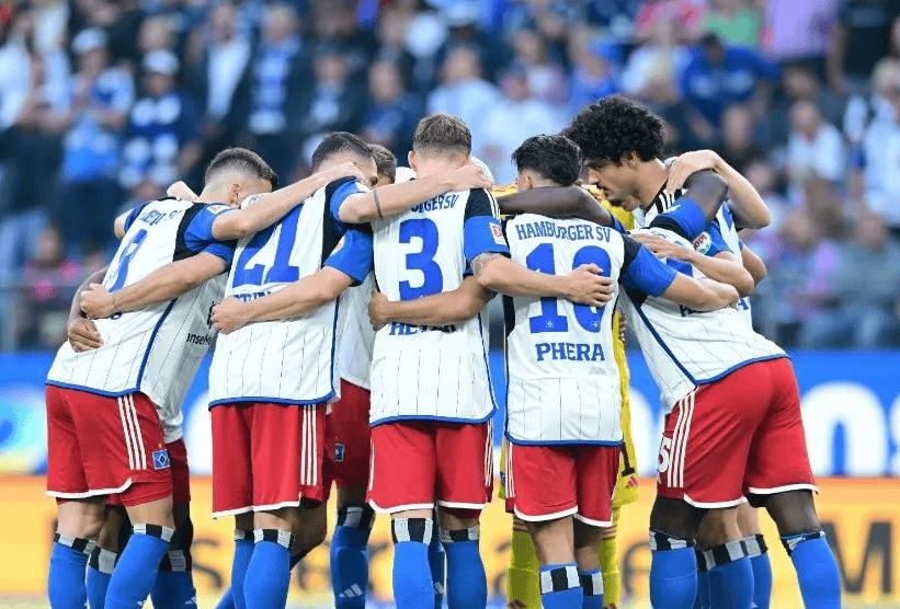 球队整体发挥亮眼，团队配合默契(怎么理解篮球运动中的团队配合精神?)